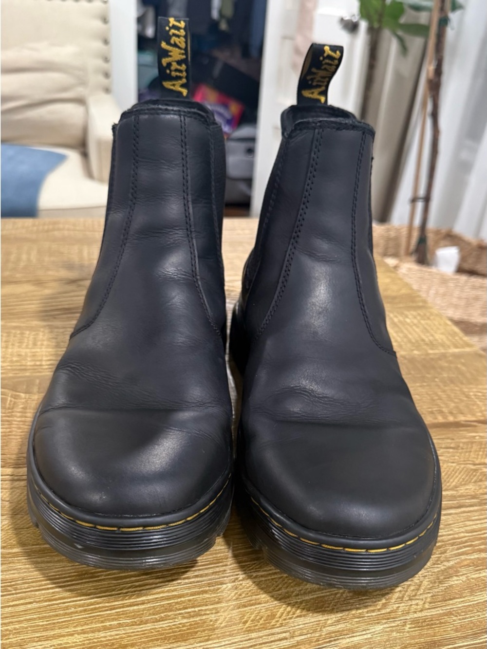 Dr. Martens Embury Chelsea Boots size 12 in Black - Picture 4 of 9